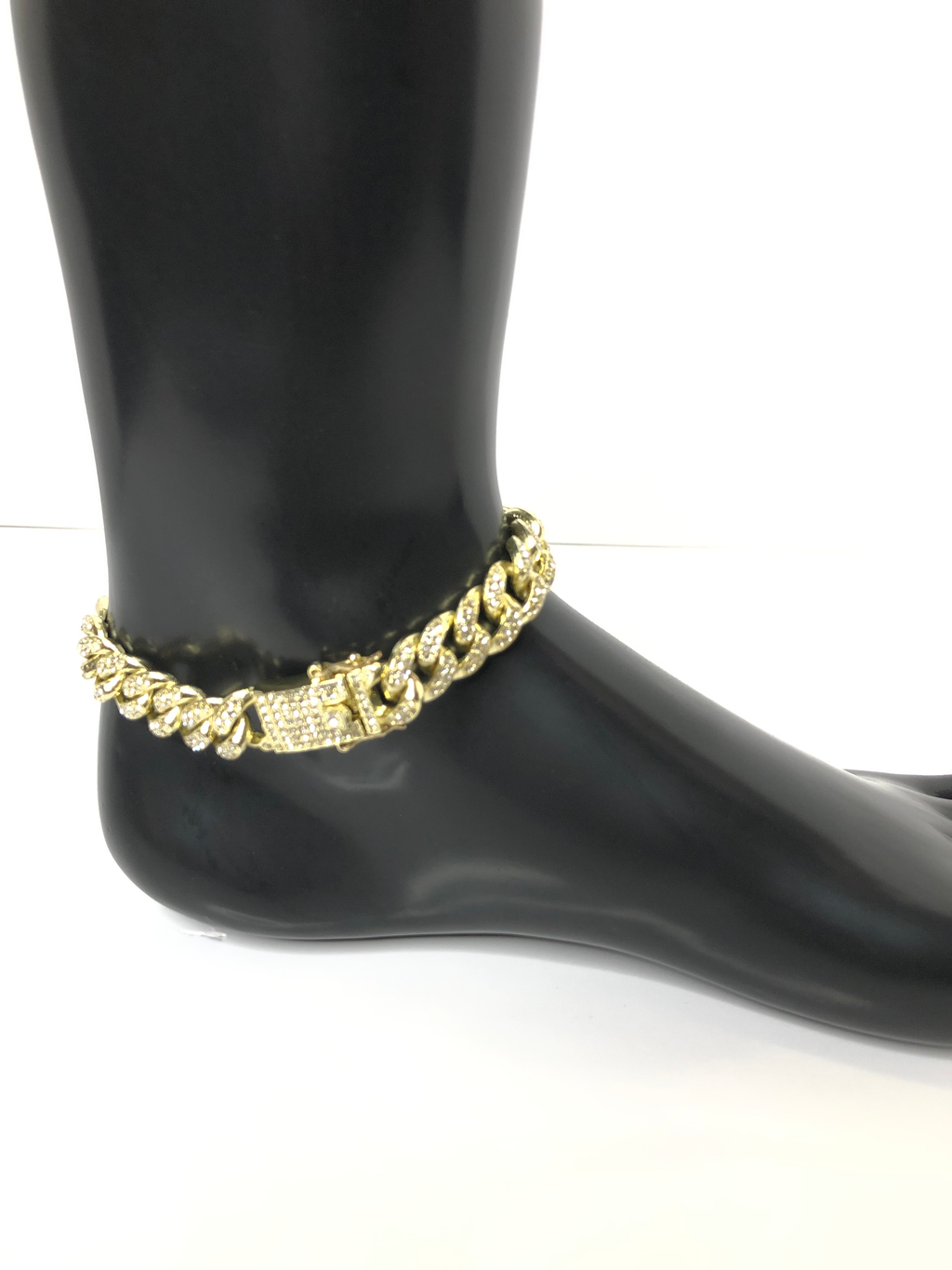 Cuban anklets in gold, silver and rose gold. Gold plated